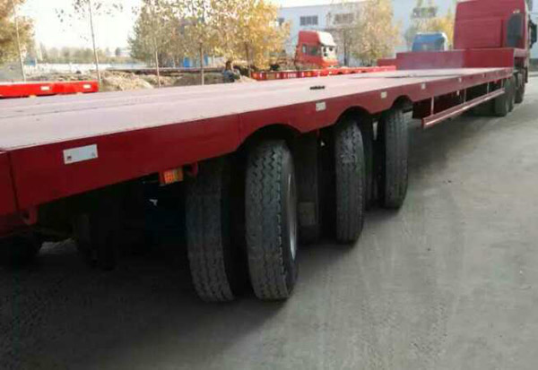 低平板半挂车